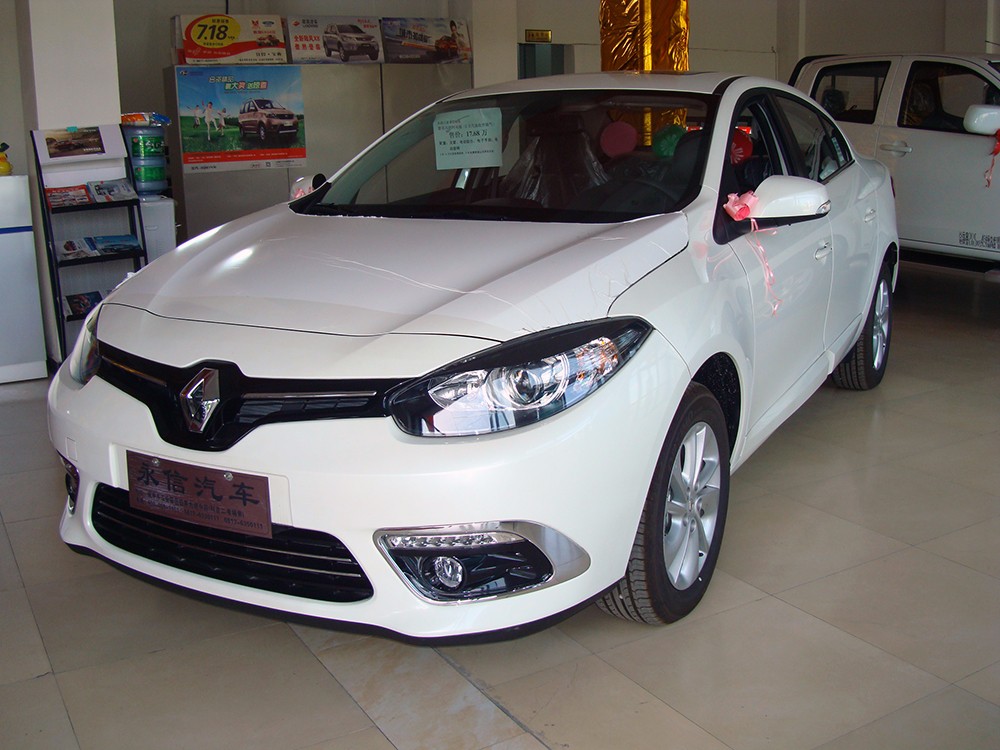 雷诺白色.jpg