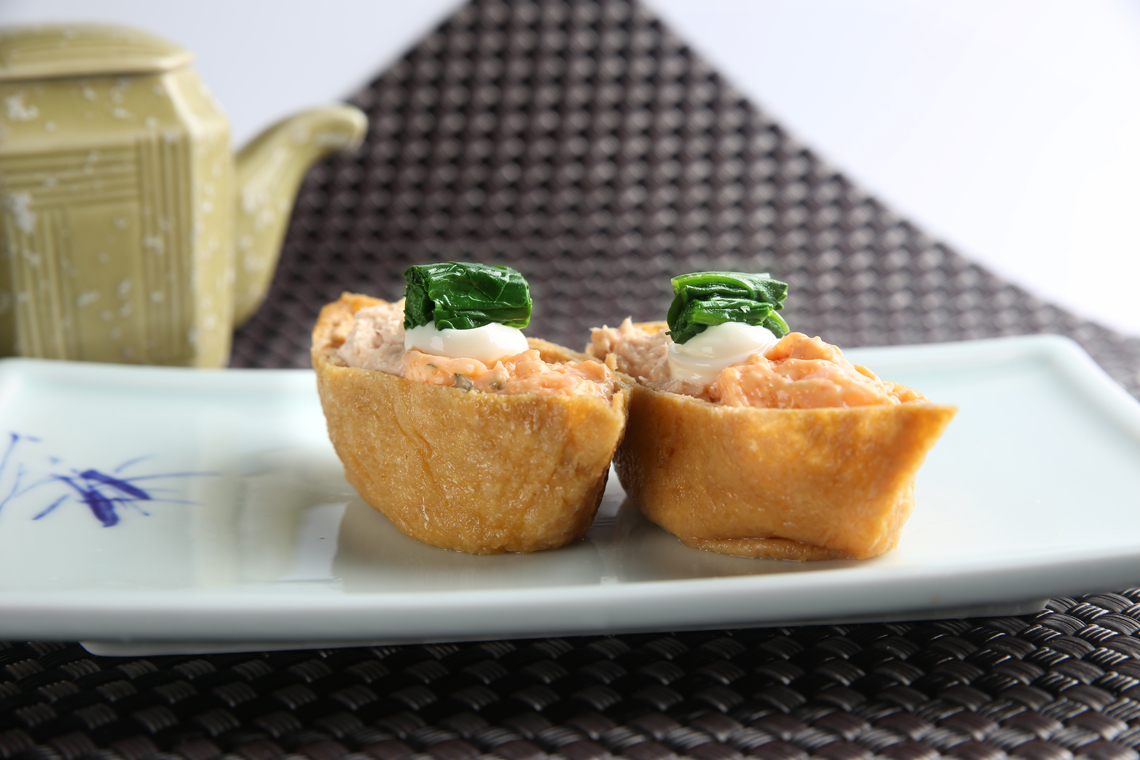 双色沙拉腐皮寿司